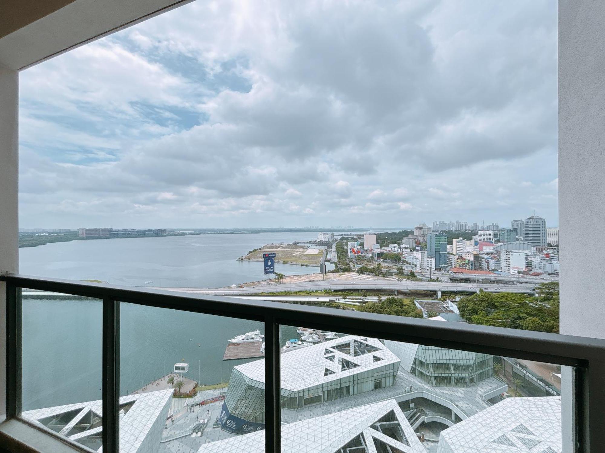 Apartment Sea View R&f Princess Cove Seine Region